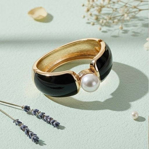 THE BLACK PEARL BRACELET