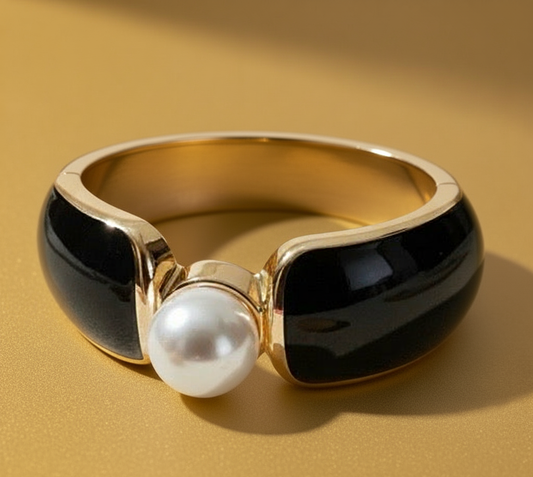 THE BLACK PEARL BRACELET