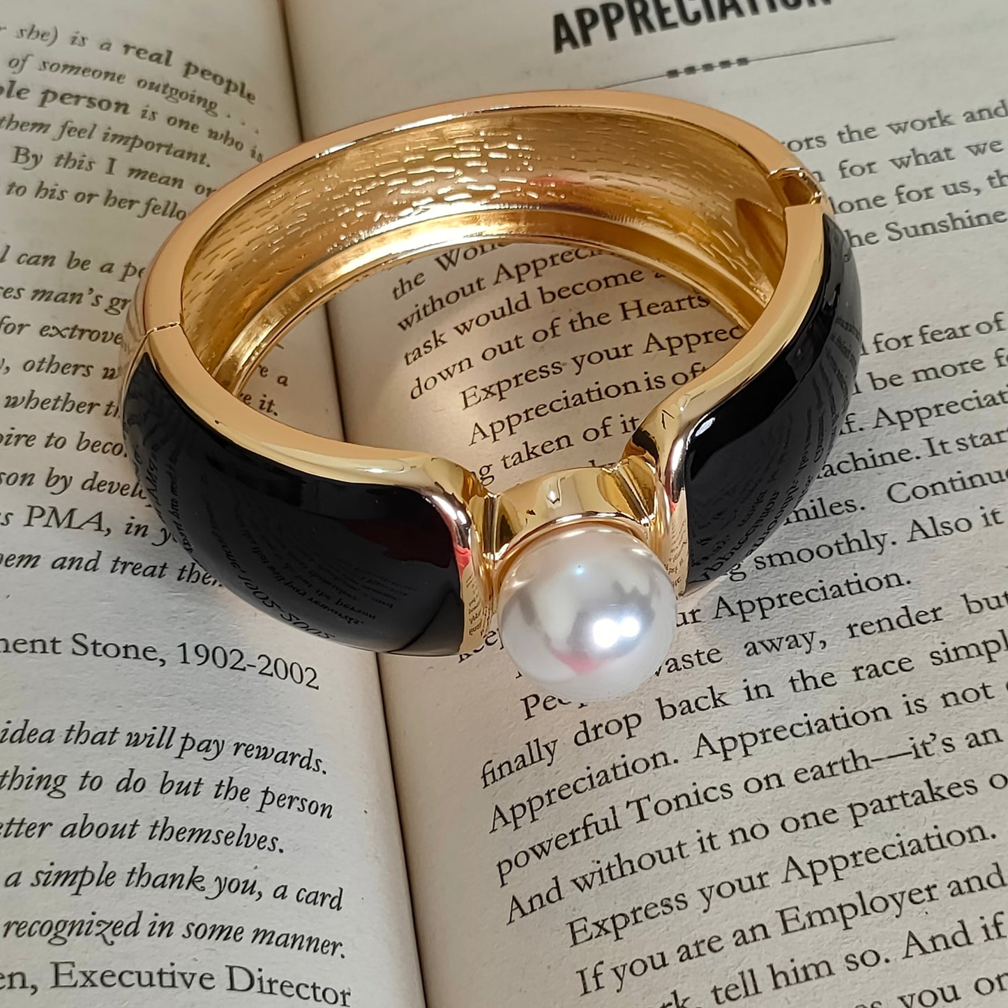 THE BLACK PEARL BRACELET