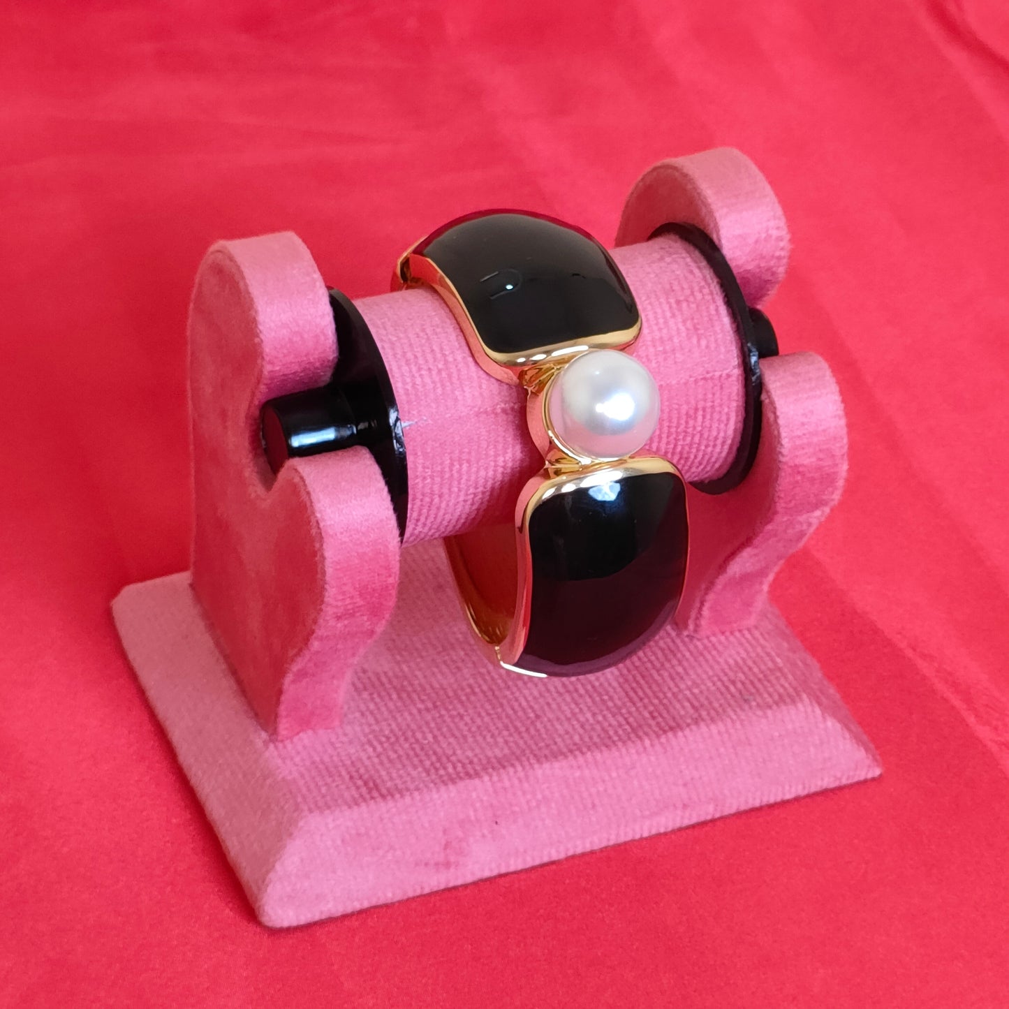 THE BLACK PEARL BRACELET