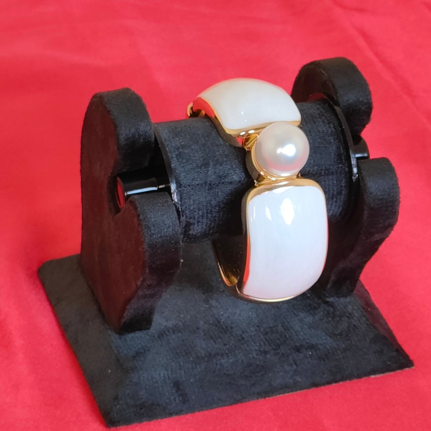 The Single Pearl Cuff